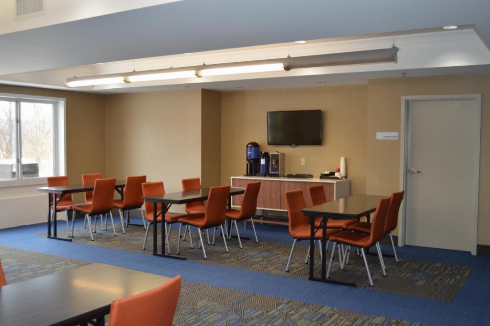 Holiday Inn Express Hotel & Suites Binghamton University-Vestal Image 19