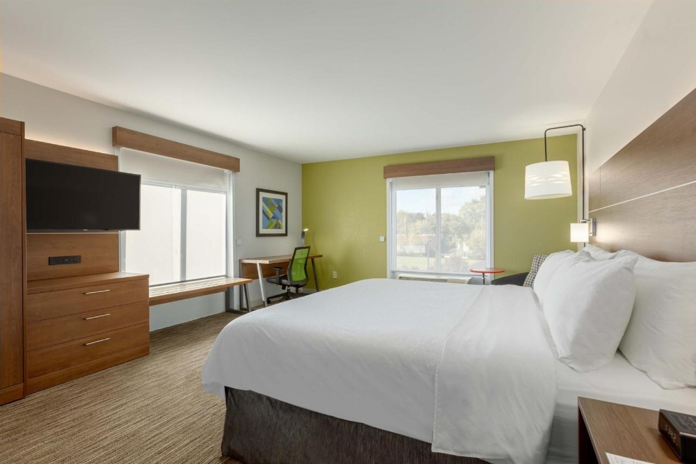 Holiday Inn Express Hotel & Suites Binghamton University-Vestal Main image
